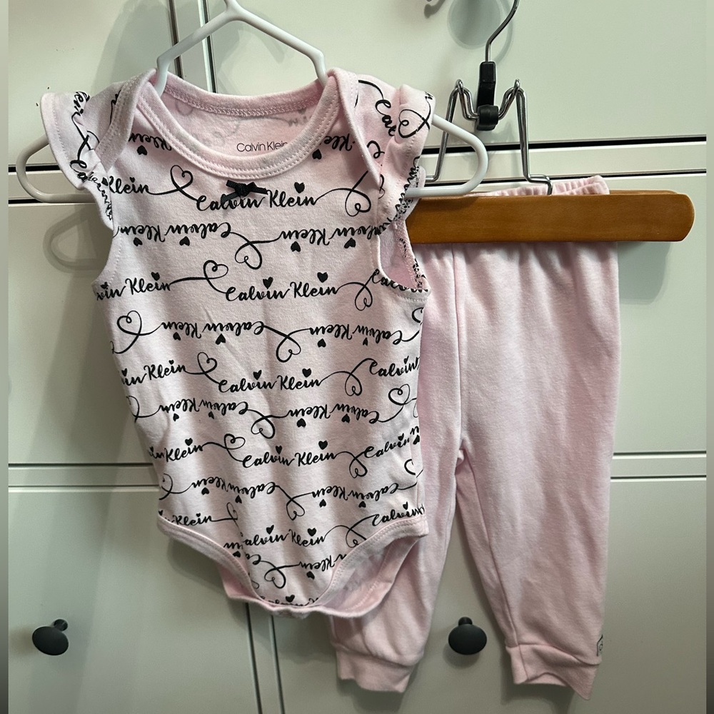 Calvin Klein 12m set